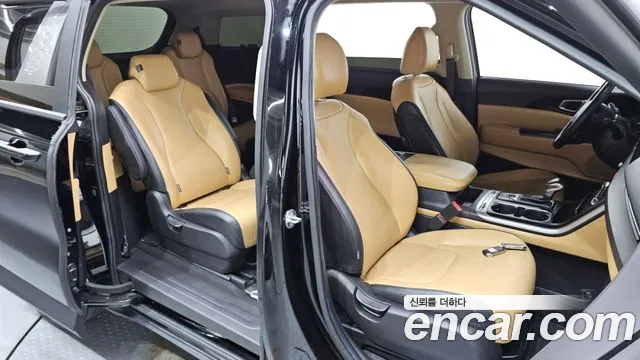 Kia Carnival Generation 4 — Фото автомобиля 17