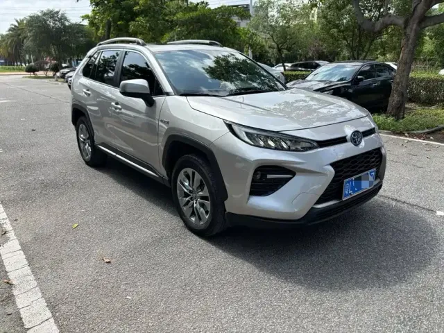 Toyota Wildlander — Фото автомобиля 3