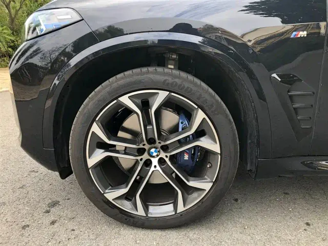BMW X5 — Фото автомобиля 6