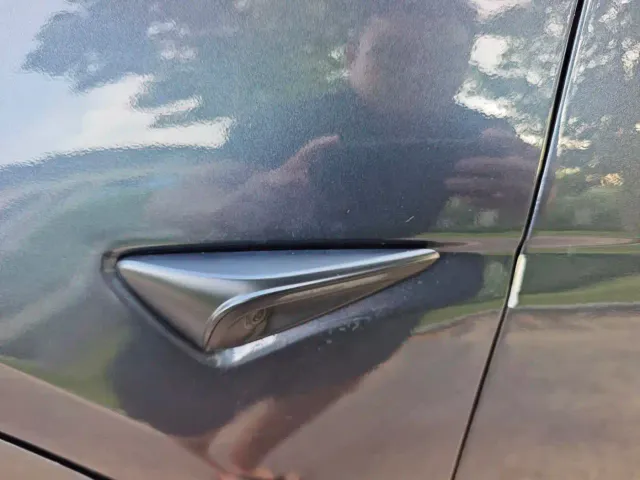 Tesla Model Y — Фото автомобиля 12