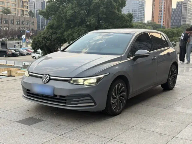 Фотография автомобиля — Volkswagen Golf
