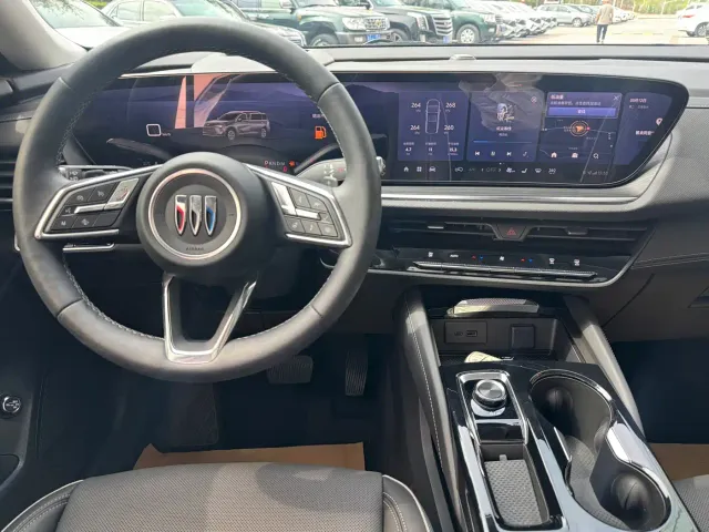Buick Envision Plus — Фото автомобиля 14