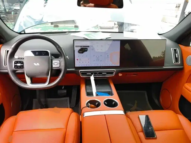 Li Auto L7 — Фото автомобиля 9