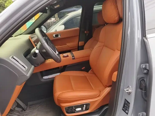 Li Auto L7 — Фото автомобиля 14