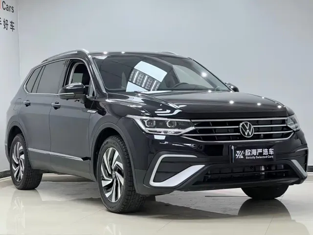 Volkswagen Tiguan L — Фото автомобиля 3
