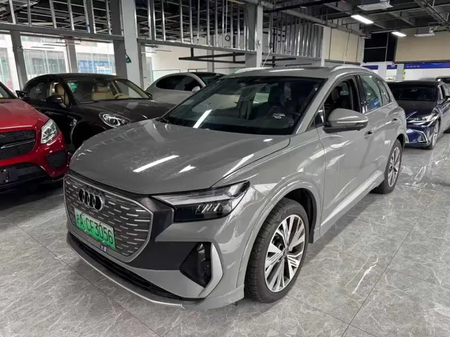 Фотография автомобиля — Audi Q4 e-tron
