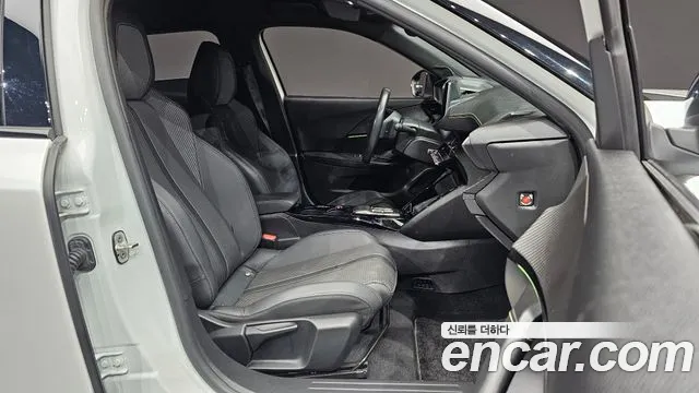 Peugeot 2008 Generation 2 — Фото автомобиля 26