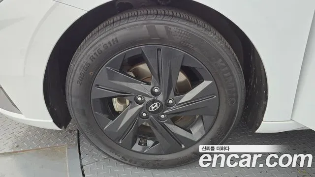 Hyundai AVANTE Avante (CN7) — Фото автомобиля 5