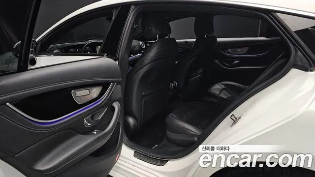 Mercedes-Benz AMG GT 4 двери 43 4MATIC+ — Фото автомобиля 7