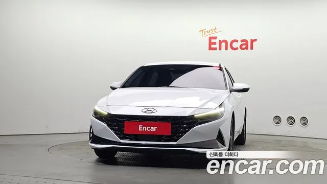 Hyundai Avante — Фото автомобиля 3
