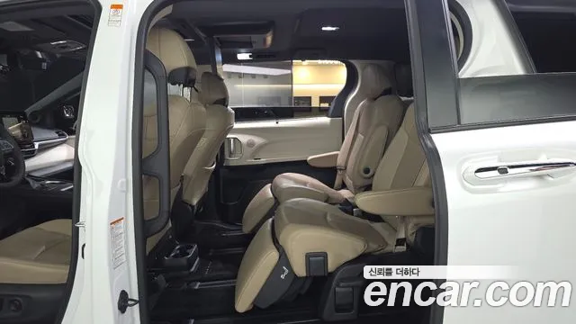 Toyota Sienna — Фото автомобиля 24