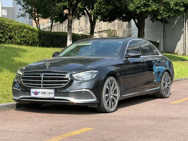 Фотография автомобиля — Mercedes-Benz E-Class