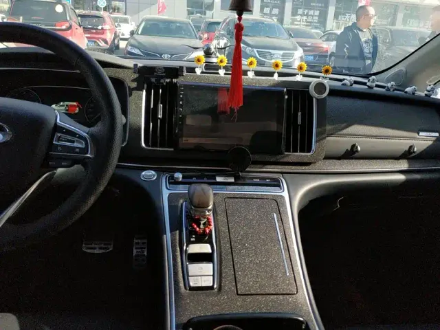 GAC Trumpchi M8 — Фото автомобиля 13
