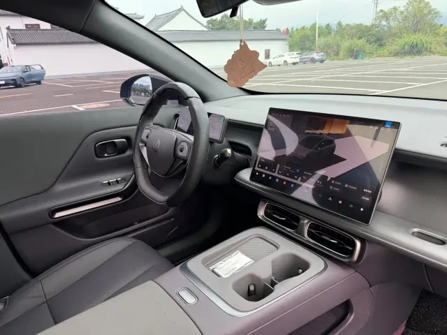Leapmotor Lafa 5 — Фото автомобиля 16