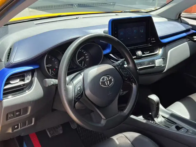 Toyota C-HR — Фото автомобиля 10