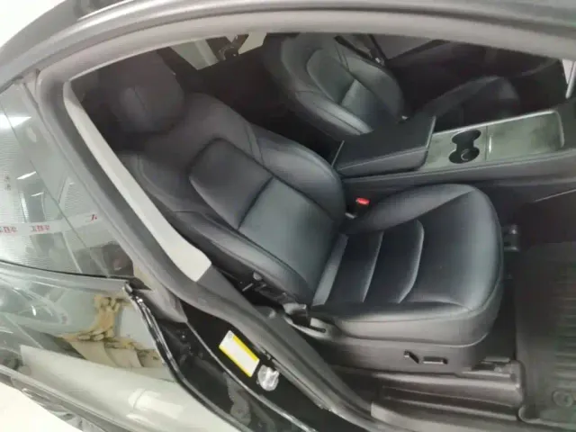Tesla Model Y — Фото автомобиля 24