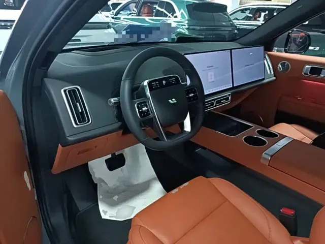 Li Auto L7 — Фото автомобиля 9