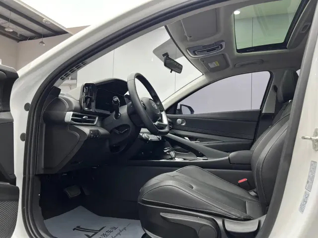 Hyundai Elantra — Фото автомобиля 7