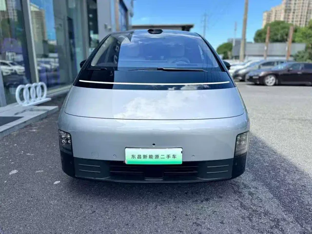 Li Auto MEGA — Фото автомобиля 2