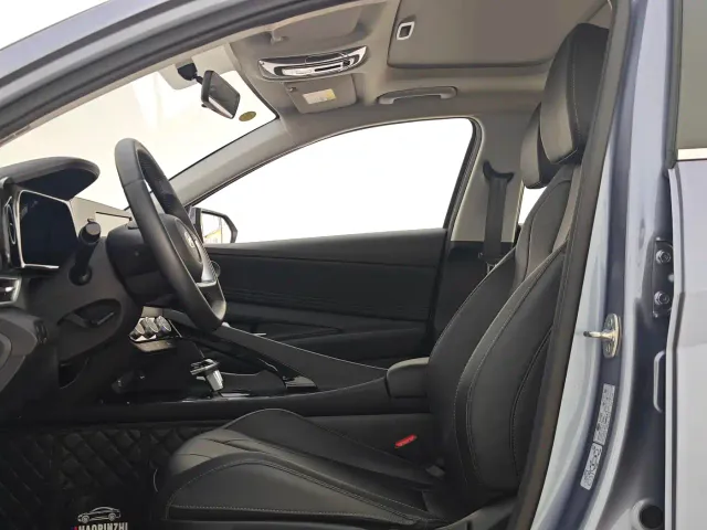 Hyundai Elantra — Фото автомобиля 7
