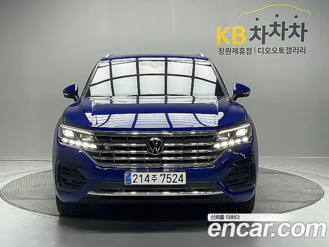 Volkswagen Touareg Generation 3 — Фото автомобиля 3