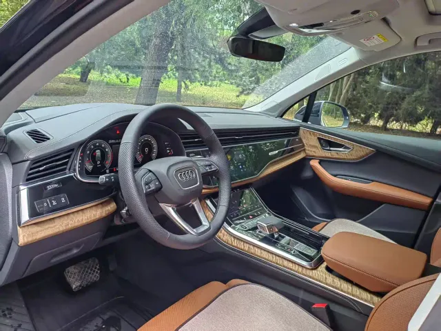 Audi Q7 — Фото автомобиля 12