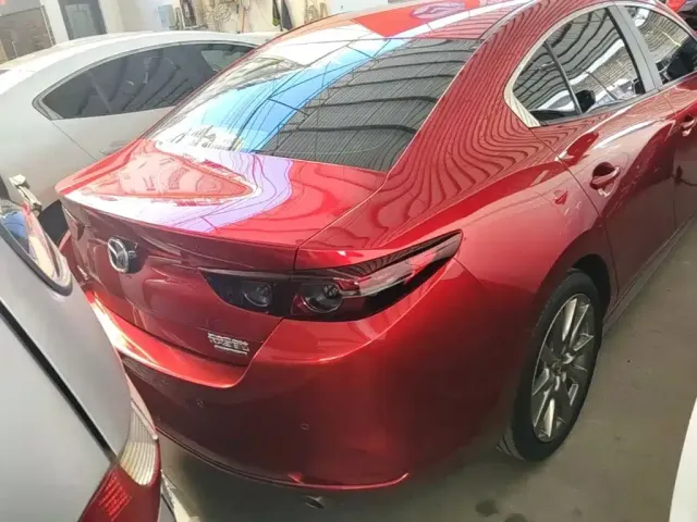Mazda Axela — Фото автомобиля 5