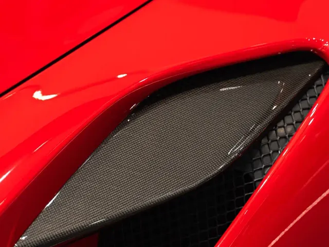 Ferrari Ferrari F8 2020 Spider 3.9T V8 — Фото автомобиля 10