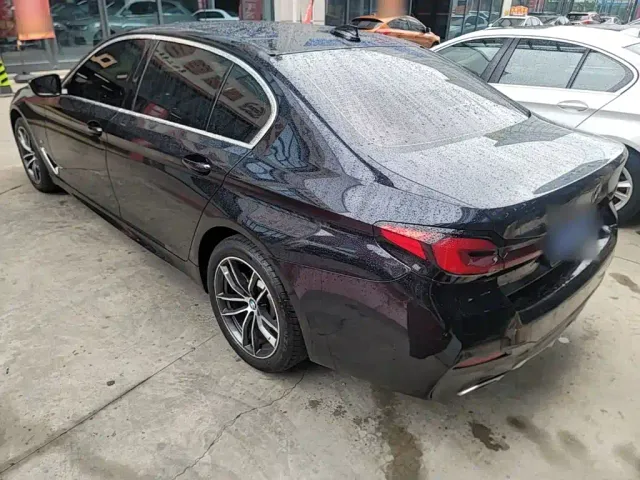 BMW 5 Series — Фото автомобиля 4
