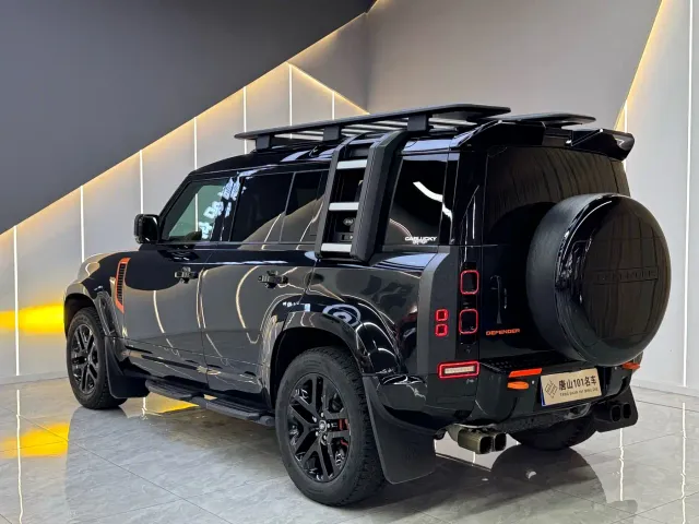 Land Rover Defender — Фото автомобиля 22