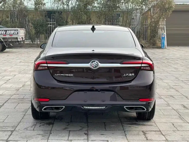 Buick LaCrosse — Фото автомобиля 5