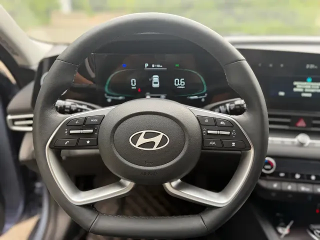 Hyundai Elantra — Фото автомобиля 23