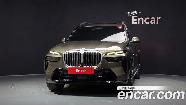 BMW X7 — Фото автомобиля 3