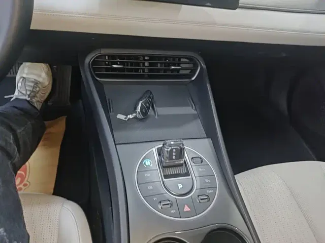 BYD Seal 05 DM-i — Фото автомобиля 13