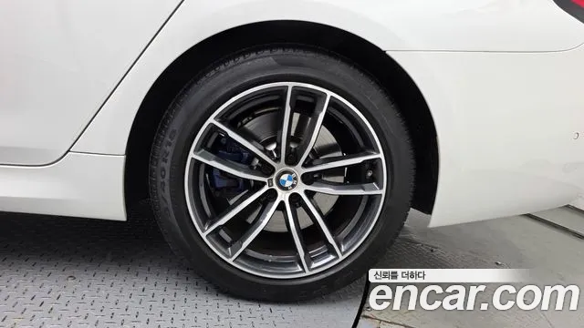 BMW 5-Series — Фото автомобиля 21
