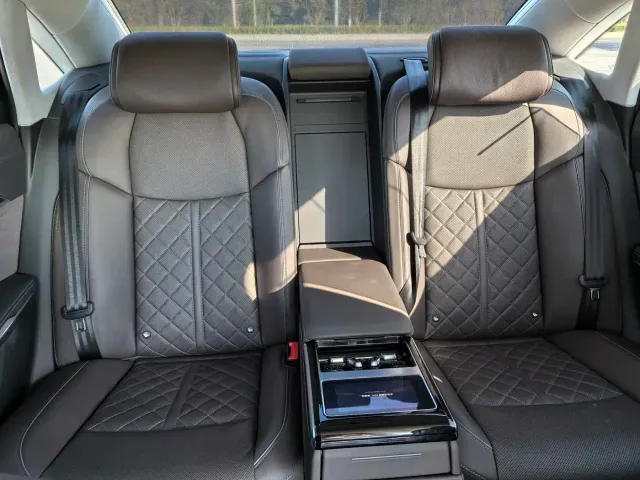 Audi A8 — Фото автомобиля 15