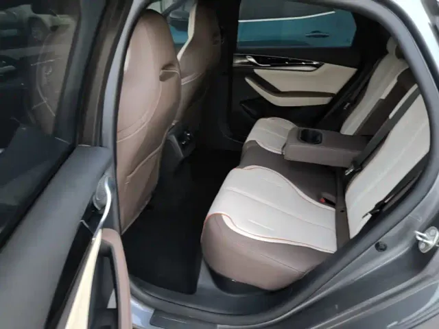 BYD Qin PLUS — Фото автомобиля 16