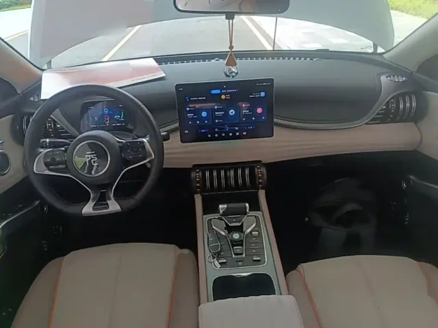 BYD Yuan PLUS — Фото автомобиля 9