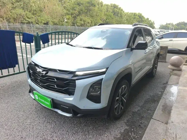 Фотография автомобиля — Chevrolet Equinox Plus