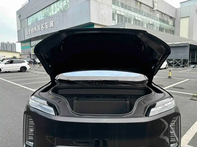 Nio ES9 — Фото автомобиля 16