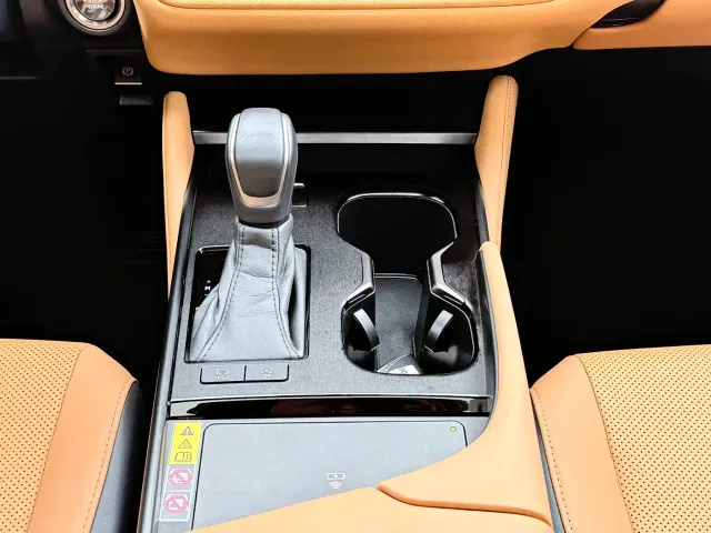 Lexus ES — Фото автомобиля 14