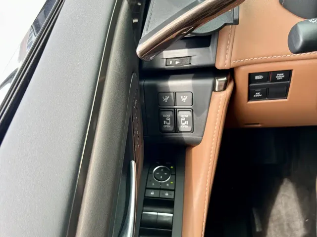 Toyota Vellfire — Фото автомобиля 26