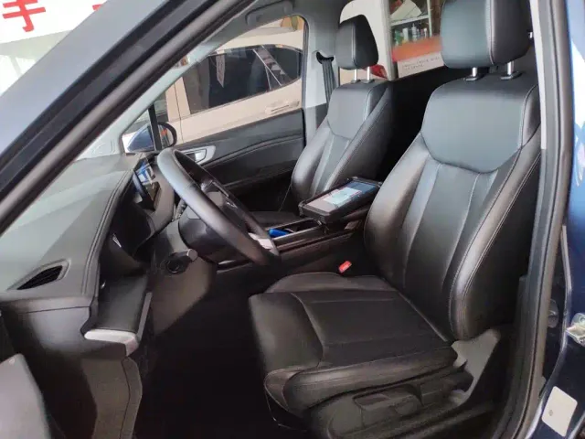 Wuling Jiachen — Фото автомобиля 10
