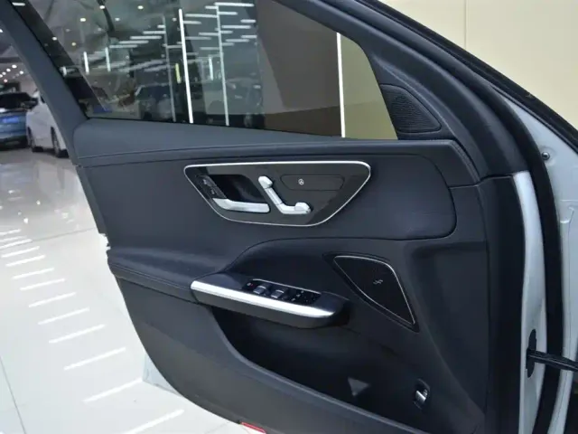 Mercedes-Benz C-Class — Фото автомобиля 6