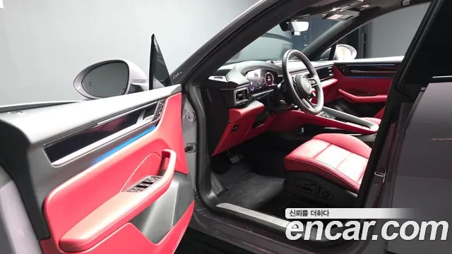 Porsche Macan — Фото автомобиля 10