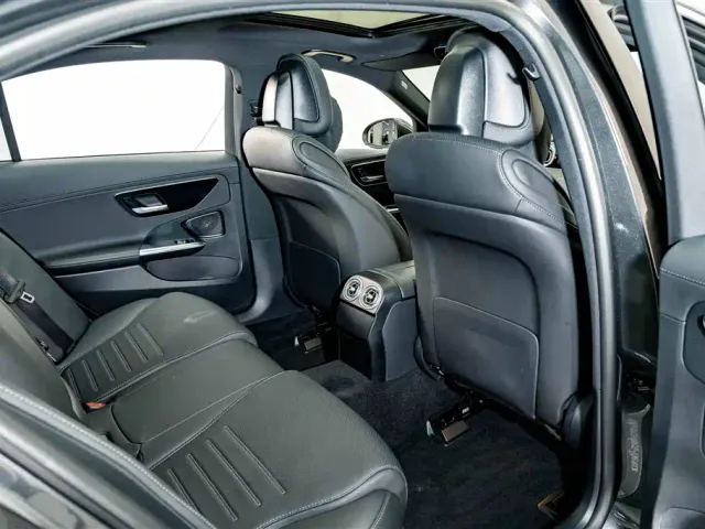 Mercedes-Benz C-Class — Фото автомобиля 20