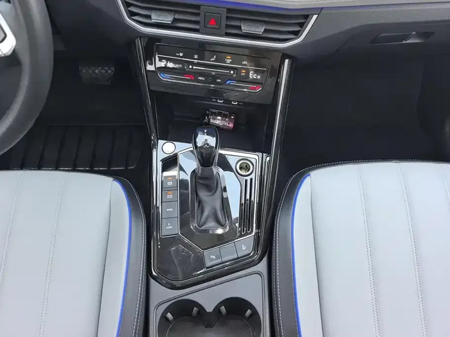 Volkswagen Tayron GTE Plug-in Hybrid 2023 280TSI Luxury Plus Advanced Edition — Фото автомобиля 16