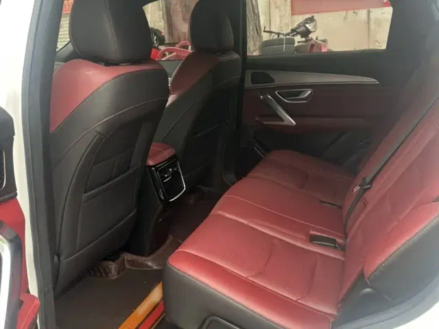 Jetour Jetour X70 PLUS 2023 1.5T DCT Self-Strengthening PRO 5-Seater — Фото автомобиля 18