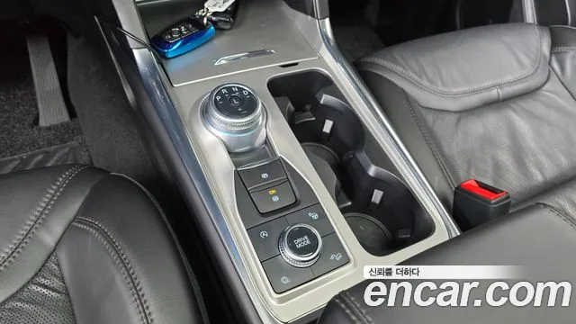 Ford Explorer Explorer 6 поколение 3.0 Platinum 4WD — Фото автомобиля 9