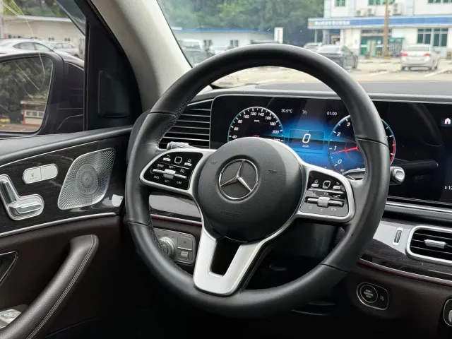 Mercedes-Benz GLE-Class — Фото автомобиля 12